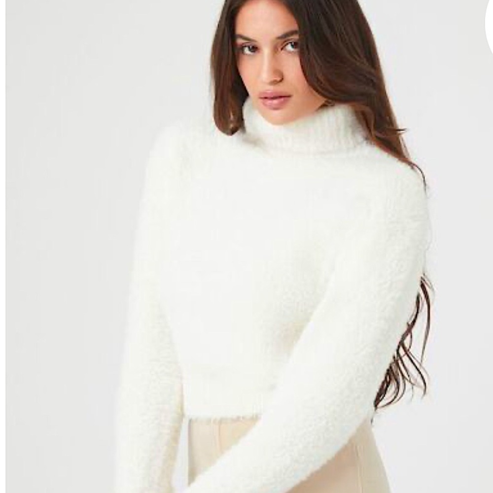 💥GORGEOUS‼️ INC International Concepts Fuzzy Angora-like White Sweater- Sz Small